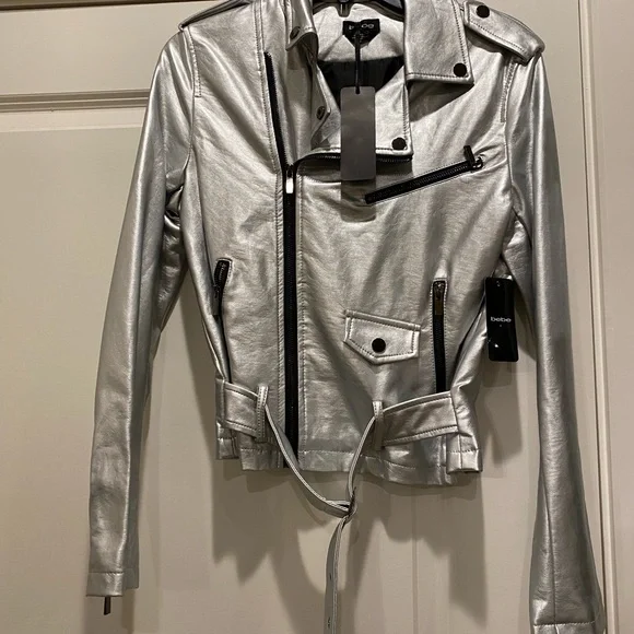 BEBE MOTORCYCLE JACKET SILVER NWT Vegan Faux Leather size-S - Picture 4 of 9